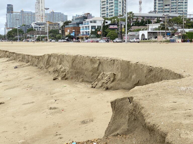 Monsoons erode 500 metres of Na Jomtien beach in Pattaya