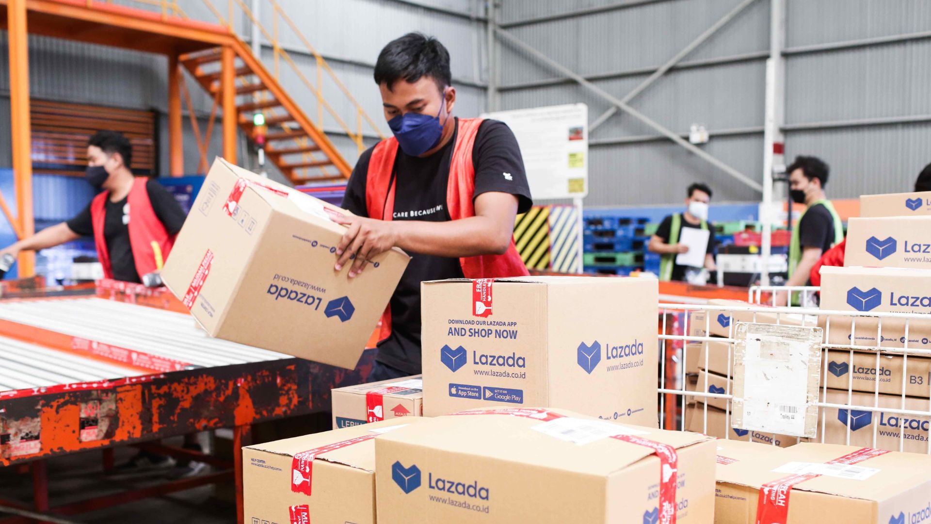 Thailand's largest marketplaces raise fees