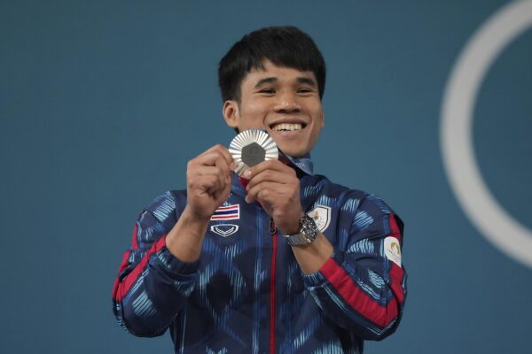 Thai Olympic medalist to give his father a new home